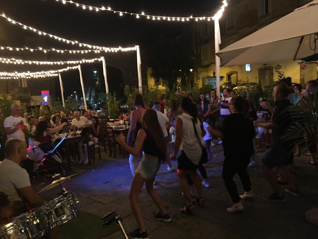 Bed and Breakfast La Piazza Граньяно Экстерьер фото